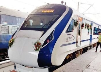 सोलापूर – मुंबई वंदे भारत एक्सप्रेसची चाचणी सुरू पहा व्हिडीओ…