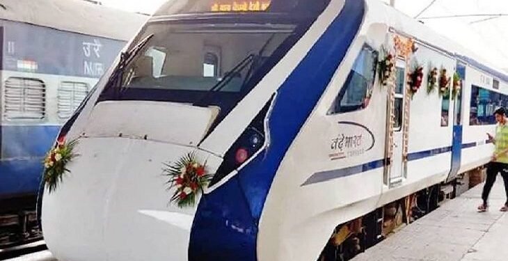 सोलापूर – मुंबई वंदे भारत एक्सप्रेसची चाचणी सुरू पहा व्हिडीओ…