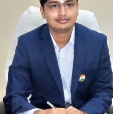 पोखरापूर :- नवोदय विद्यालयाचा विद्यार्थी क्रांतीकुमार पाटी यांची तामिळनाडू मध्ये जिल्हाधिकारी पदी नियुक्ती.