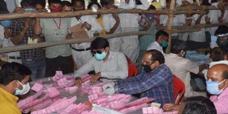 ‘नो पेन्शन, नो व्होट’; जुन्या पेन्शन योजनेवरून शिक्षकांचा थेट मतपत्रिकेतून रोष…