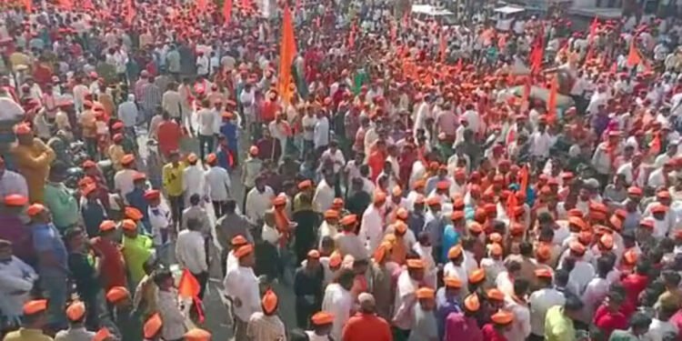 सोलापुरात हिंदू गर्जना मोर्चात अवतरला हिंदूंचा महासागर…