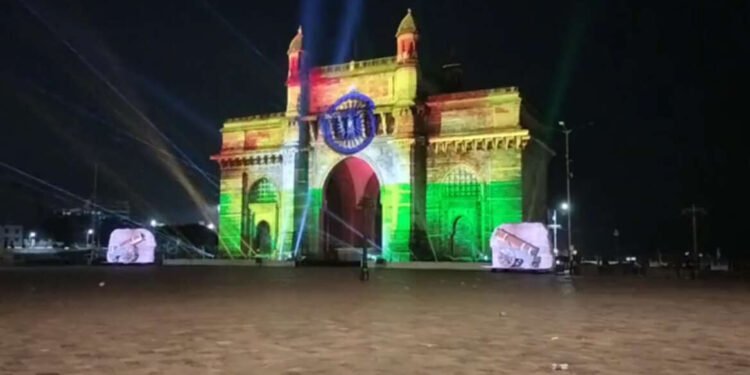 गेट वे ऑफ इंडिया येथे सुवर्ण भारताचा इतिहास लेजर शो च्या माध्यमातून…