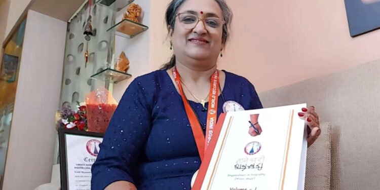 १०० दिवसात लिहिली उलट्या अक्षरात अख्खी ज्ञानेश्वरी; 9033 ओव्या लिहून अनोखा विक्रम…