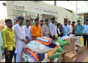 पंढरपूर:- मिरवणुकीचा खर्च टाळून पालवी संस्थेस मदत सार्वजनिक शिवजन्मोत्सव मंडळाचाआदर्श…