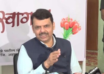 LIVE | फडणवीस यांचा अहमदनगरमध्ये माध्यमांशी संवाद…