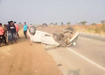 तुळजापूर :- कर्नाटकातील भाविकांच्या कारला अपघात 8 जखमी, जखमीत सात महिन्याची चिमुकली गंभीर जखमी…