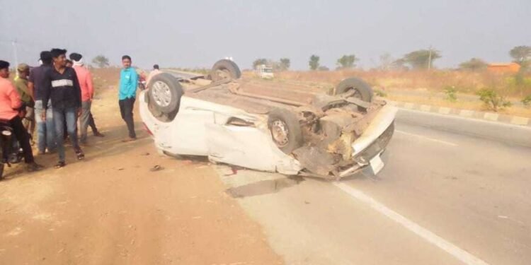 तुळजापूर :- कर्नाटकातील भाविकांच्या कारला अपघात 8 जखमी, जखमीत सात महिन्याची चिमुकली गंभीर जखमी…