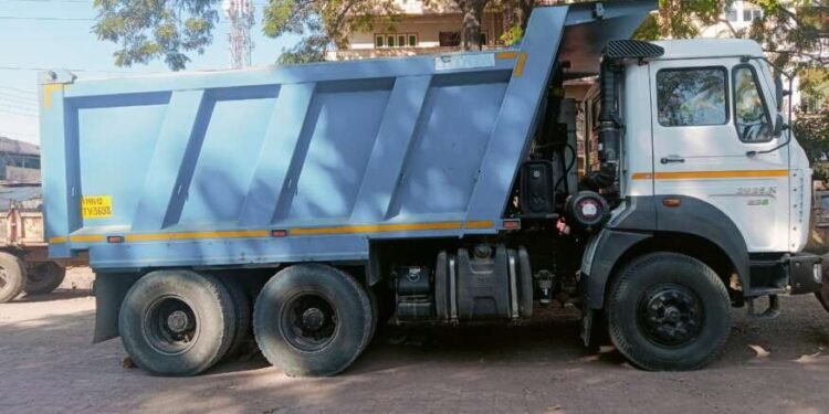 जिंतूर:- अवैधवाळू वाहतूक करणारा हायवाट्रक पोलीसांनी पकडला , 25 लाख 30 हजाराचा मुद्देमाल जप्त…