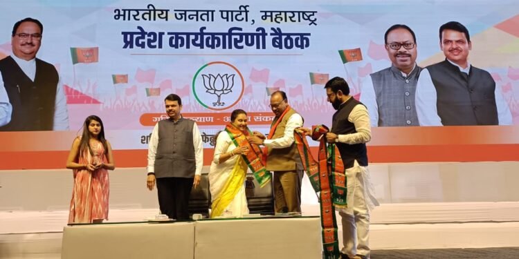 जेष्ठ अभिनेत्री प्रिया बेर्डे यांनी राष्ट्रवादीला राम राम ठोकून भारतीय जनता पार्टीत प्रवेश केला…