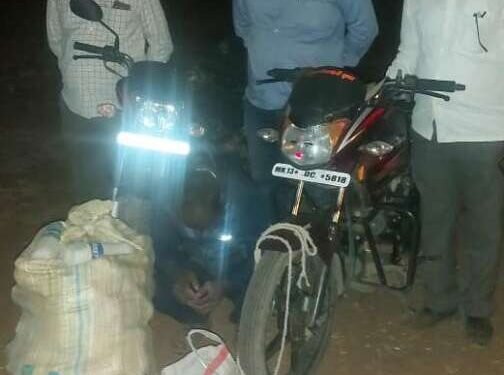 नांदणी टोल नाक्यावर २०० लिटर ची ताडी जप्त , एकास अटक राज्य उत्पादन शुल्क विभागाची कारवाई….