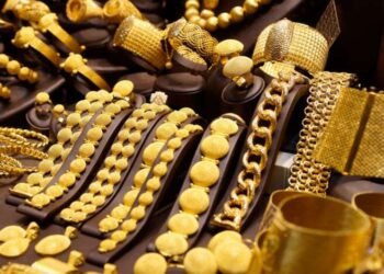 सोने खरेदीची सुवर्ण संधी; विक्रमी किमतीवरून सोन्याच्या दरात घसरण !