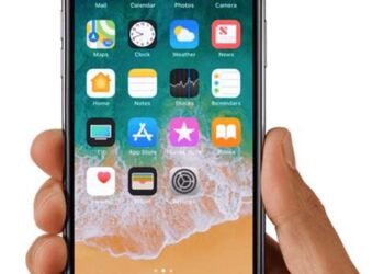 स्मार्टफोन हातात असल्यानंतर सोशल मीडियातून वेळ काढून फोनमध्ये या गोष्टीही पाहा…