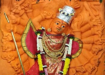 सीसीटीव्ही कॅमेरे आणि सुरक्षारक्षक असूनही सप्तश्रृंगी गडावरील धक्कादायक प्रकार समोर आला आहे..!