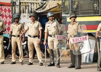 लातूरात पोलिसांची छापेमारी. 58 व्यक्ती विरोधात 50 गुन्हे…8 लाख 45 हजार 435 रुपयाचा मुद्देमाल जप्त….