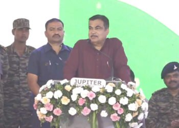 युनायटेड वी स्टँड फाऊंडेशन, नाशिक आयोजित ‘नो युवर आर्मी’ प्रदर्शनाचे उद्घाटन….