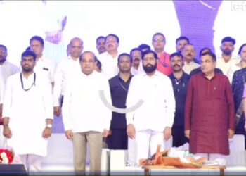 गोपीनाथ मुंडे यांचे स्मरण; मुख्यमंत्री, पंकजा आणि छगन भुजबळ व्यासपीठावर….