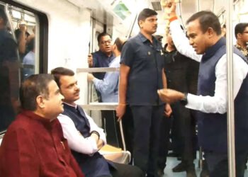 नागपुर ‘माझी मेट्रो’मधून प्रवास !