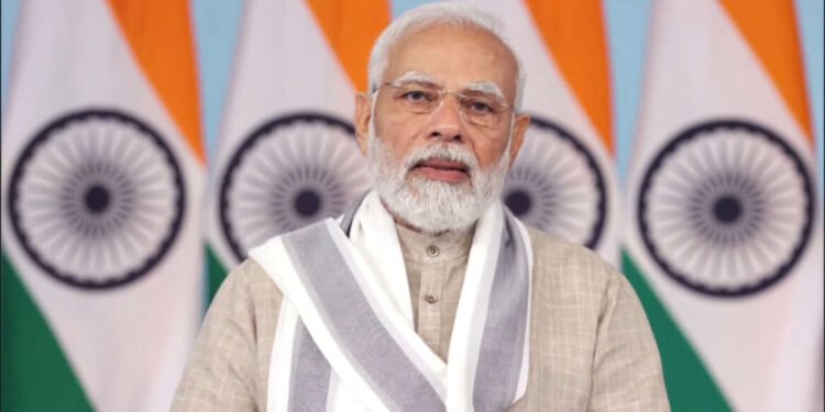 पंतप्रधान नरेंद्र मोदी यांनी गुजरात रोजगार मेळाव्याला संबोधित केले….