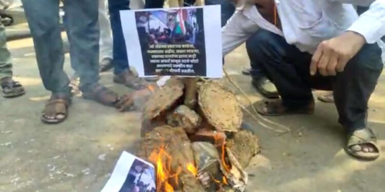 संभाजी ब्रिगेड च्या वतीने MIM खा. इम्तियाज जलील याच्या प्रतिमेचे दहन….