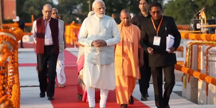 VIDEO पहा – उत्तर प्रदेश येथे 3500 कोटी रुपयांच्या 9 राष्ट्रीय महामार्ग