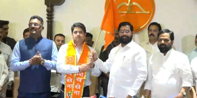 LIVE : – मुंबई येथे पत्रकार परिषद व जाहीर पक्षप्रवेश