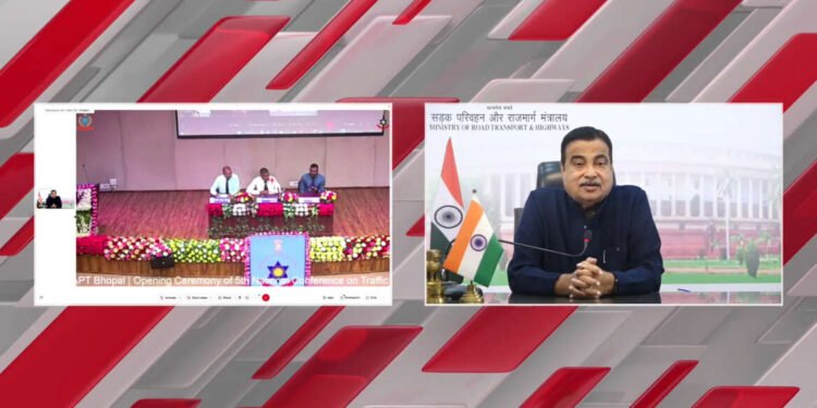 सेंट्रल अकादमी फॉर पोलिस ट्रेनिंग, भोपाळ यांनी आयोजित केलेल्या वाहतूक तंत्रज्ञानावरील 5व्या राष्ट्रीय परिषदेला संबोधित करताना….