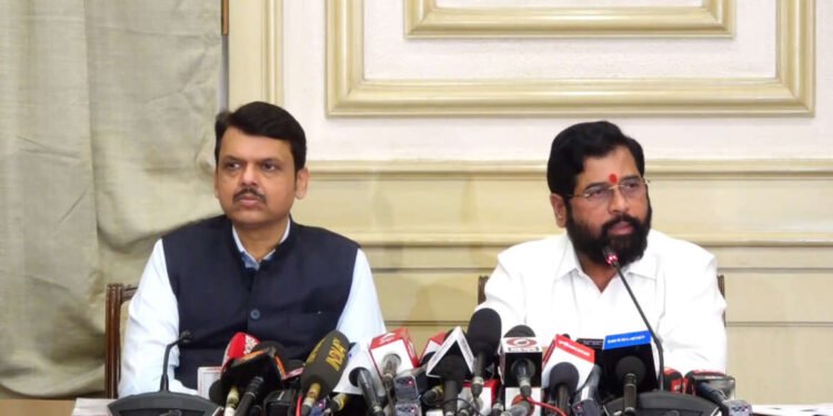 LIVE :- सावरकरांचा अपमान करणाऱ्या राहुल गांधी यांचा निषेध करतो – मुख्यमंत्री