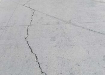 नांदेड-बिदर राष्ट्रीय महामार्गाला पडल्या भेगा तर काही ठिकाणी कामे अर्धवटच