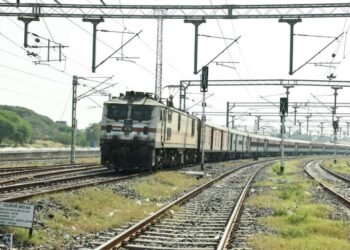 सोलापूर विभागातील 100% विद्युतीकरणामुळे वार्षिक 122 कोटी रुपयांची बचत – अप्पर रेल्वे मंडल प्रबंधक एस एस परिहार….