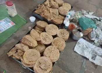 परळी:- गावा गावात होळी शेतकरी कीर्तन महोत्सवासाठी-घराघरातून पूरण पोळी….