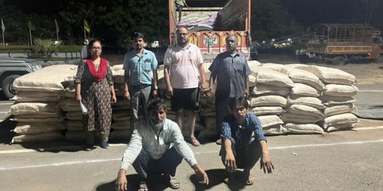 अन्न व औषध प्रशासनाकडून 21 लाख 45 हजार रुपयाचा पान मसाल्याचा साठा जप्त करण्यात आला.