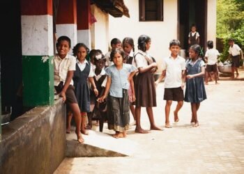 तुळजापूर तालुक्यातील ३०% शाळा बंद, शाळांना व शिक्षण विभागास टाळे ठोकण्याचा इशारा….