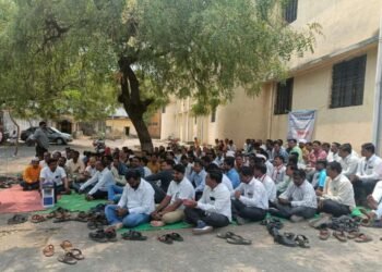 मुखेड:- जुनी पेन्शन लागू करण्याच्या संपात विविध कर्मचारी संघटना सहभागी….