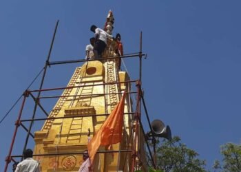 धाराशिव:- कालेश्वर जटाशंकर मंदिरात कलश रोहन सोहळा उत्साहात संपन्न….