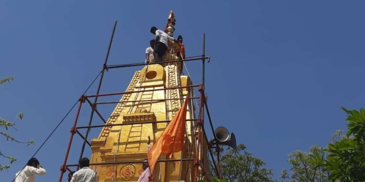 धाराशिव:- कालेश्वर जटाशंकर मंदिरात कलश रोहन सोहळा उत्साहात संपन्न….