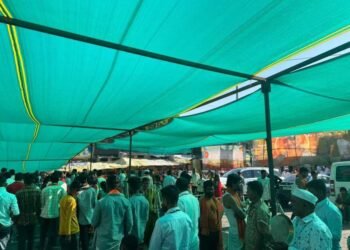 श्रीतुळजाभवानी मंदीरात वर पडदे जमिनीवर  मँट अंथरल्याने भाविकांना दिलासा…. 