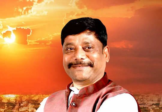 कसब्यात रवींद्र धंगेकर ३००० हजार मतांनी आघाडीवर