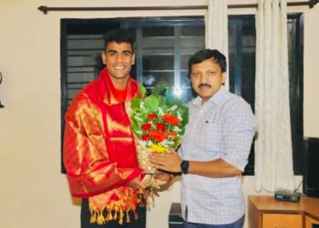 तुळजापूरचा राजवर्धन हंगरगेकर IPL २०२३ च्या सामन्यात चेन्नई सुपर किंग कडून खेळतोय ….