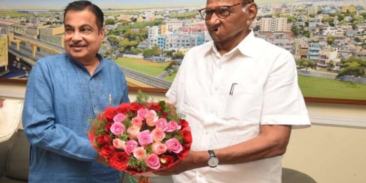 ज्येष्ठ नेते शरद पवार केंद्रीय मंत्री नितीन गडकरी यांची नागपूरमधील त्यांच्या निवासस्थानी भेट….