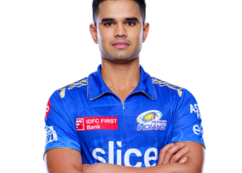 अर्जुन तेंडुलकरचे IPL मध्ये पदार्पण…. कोलकात्याविरोधात अर्जुन उतरला मैदानात….