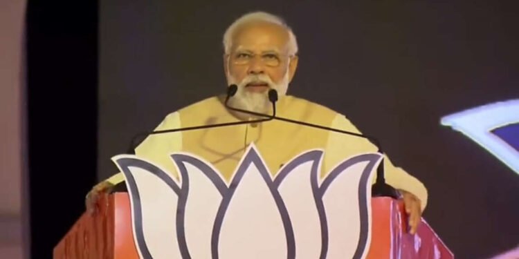 पंतप्रधान नरेंद्र मोदी यांची कुडाची जाहीर सभा.