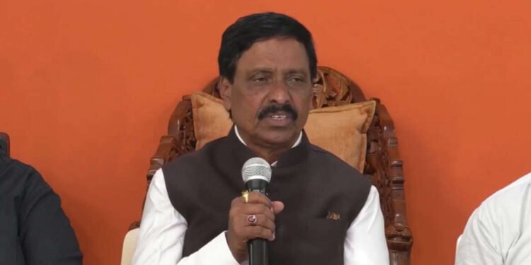 शिवसेना भवन, दादर – LIVE – शिवसेना सचिव, खासदार विनायक राऊत यांची पत्रकार परिषद….