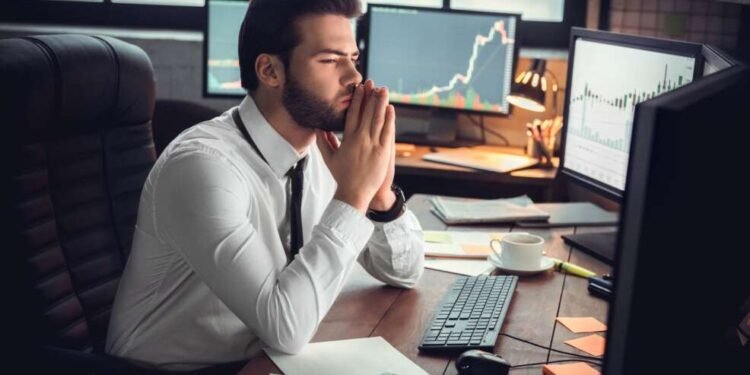 शेअर बाजारात आपटी बार, IT शेअर्समधील विक्रीने मार्केट पडला….