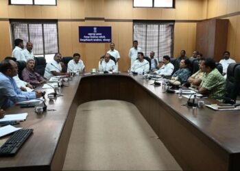 उजनी – सोलापूर समांतर जलवाहिनी कामासंदर्भातील सर्व विघ्ने दूर, लवकरच या जलवाहिनीचे काम सुरू – पालकमंत्री राधाकृष्ण विखे – पाटील