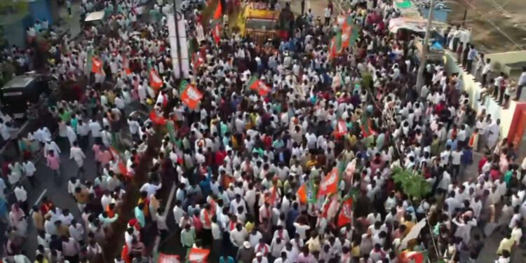 कर्नाटकातील भाजप सरकारच्या विकास उपक्रमांचा लोक उत्सव साजरा करतात, यादगिरी रोड शो…..