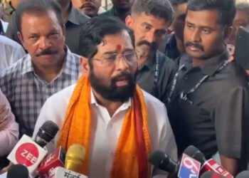 अयोध्येला रवाना होण्यापूर्वी ठाणे येथे पत्रकारांशी संवाद