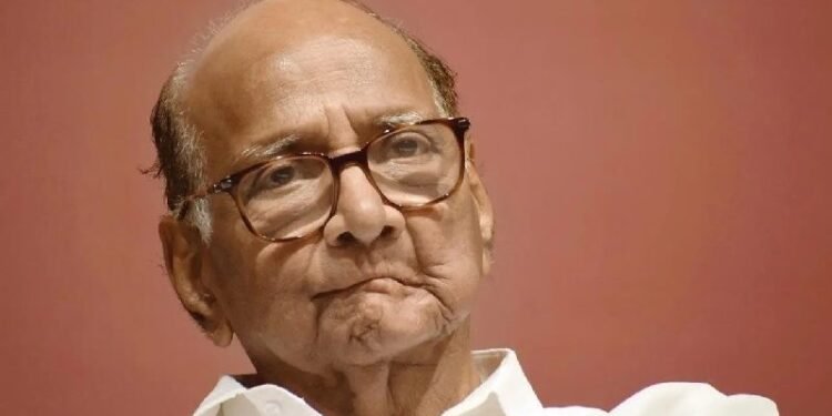 शरद पवार यांच्या निवृत्तीच्या निर्णयाने राष्ट्रवादी काँग्रेसमध्ये खळबळ, अजित पवार कार्यकर्त्यांना म्हणाले…