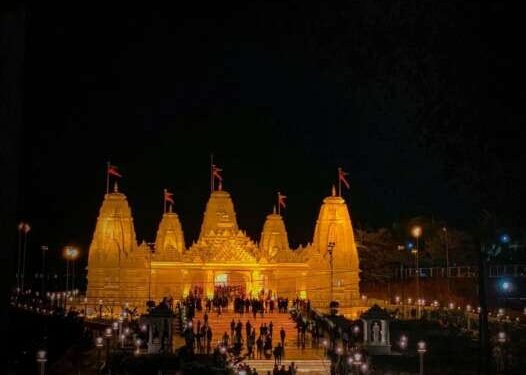 एकदा पहाच :- बिर्ला ग्रुपने गोव्यात साकारले भव्य, सुंदर राधाकृष्ण मंदिर….