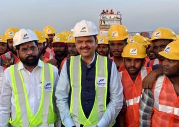 होय! आपल्या मुंबईत, भारतातील सर्वात लांब सागरी पूल….