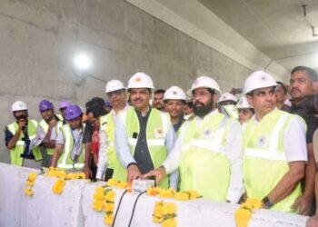 अजून एक अभियांत्रिकी चमत्कार ! 4 किमी लांबीचा दुहेरी बोगदा आज पूर्ण….